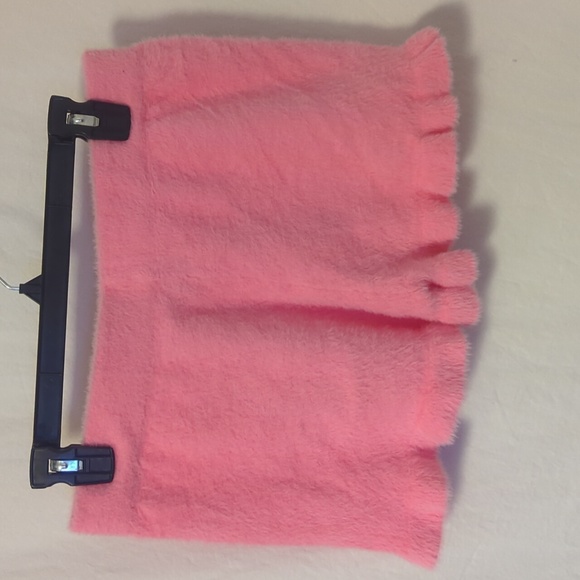 NWOT Asos Designs pink fuzzy shorts - Picture 4 of 9